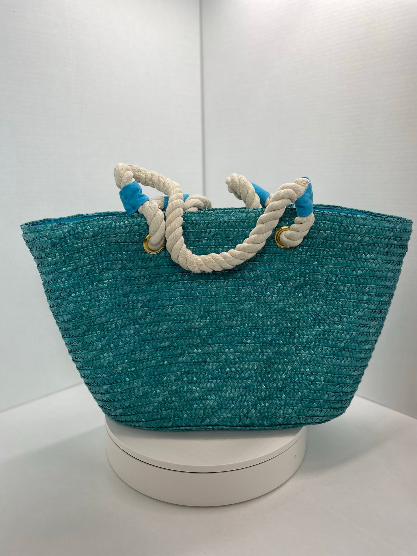 Strawbag with nautical rope handles caribbean blue teal